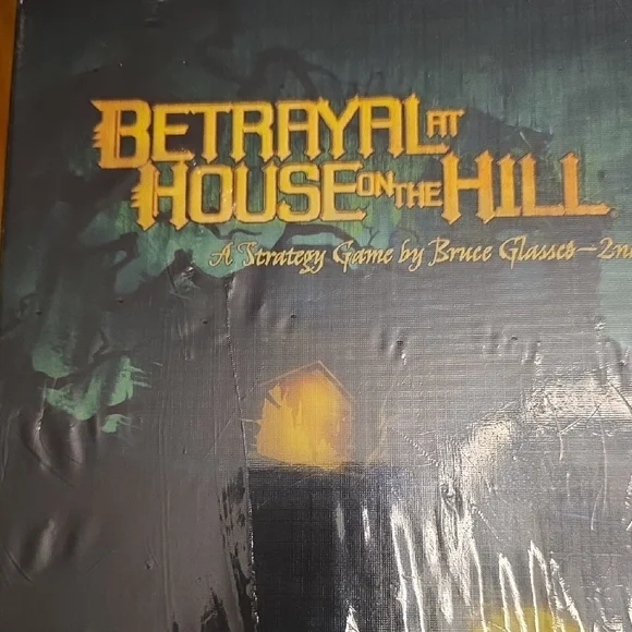 Green Black and Yellow Haunted House Board Game - Picture 2 of 8